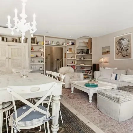 Cosy Italian Chic! Jardin Bbq Piscine Et St-tropez à 5 Kilometres à 5mn! Hébergement de vacances Gassin
