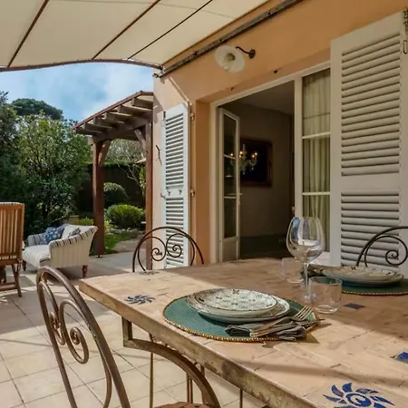 Cosy Italian Chic! Jardin Bbq Piscine Et St-tropez à 5 Kilometres à 5mn!